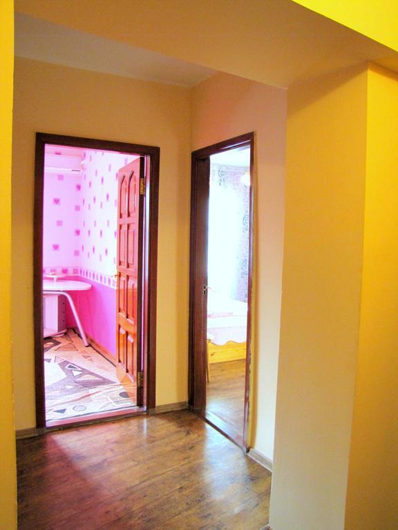 Guest House On Kaldaiakova 38 Almatı Dış mekan fotoğraf